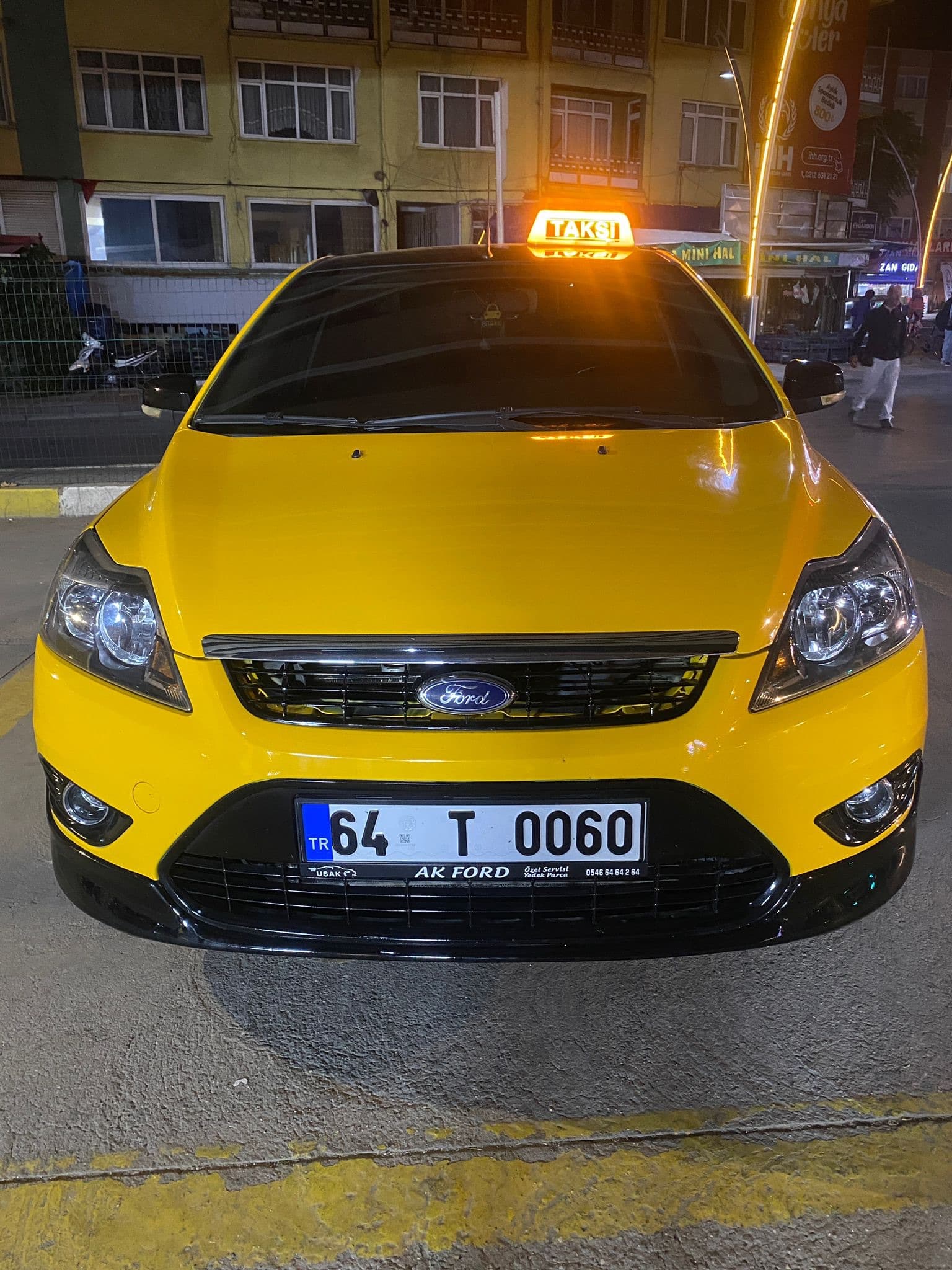 Uşak Taksi Bul — 64 T 0060 plakalı Ford Focus · sedan